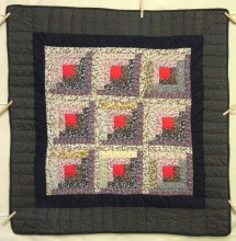 Grandmas Amish Log Cabin Patchwork Wall Hanging Quilt