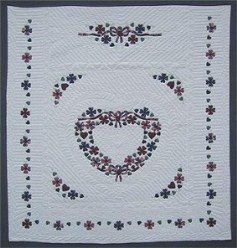 Custom Amish Quilts - Country Heart Wreath Applique